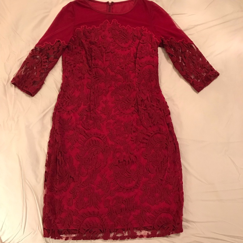 NWOT Adrianna Papell embroidered 3/4 sleeve sheath